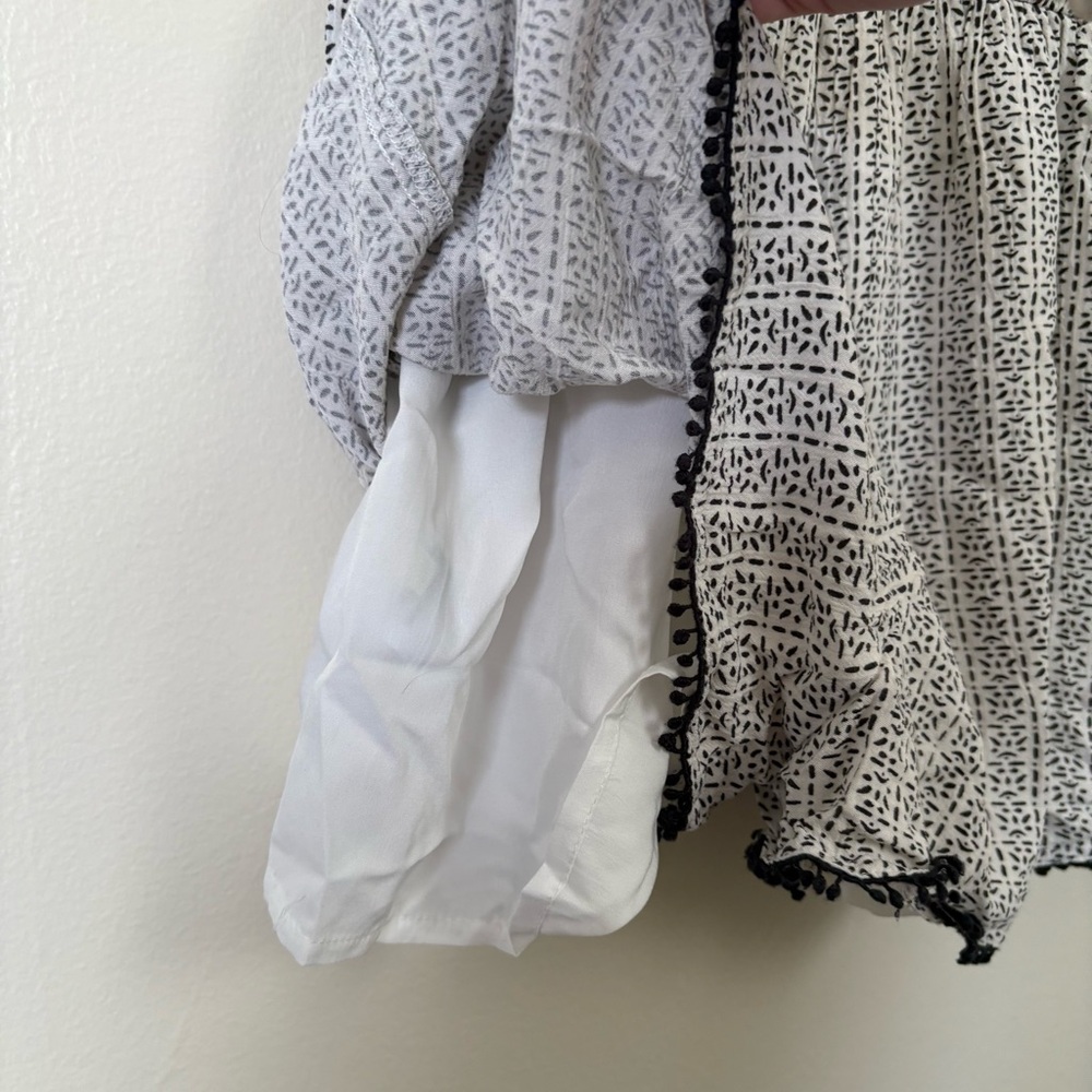 American Eagle | Black and White Lace Romper | Size XS - Picture 7 of 12